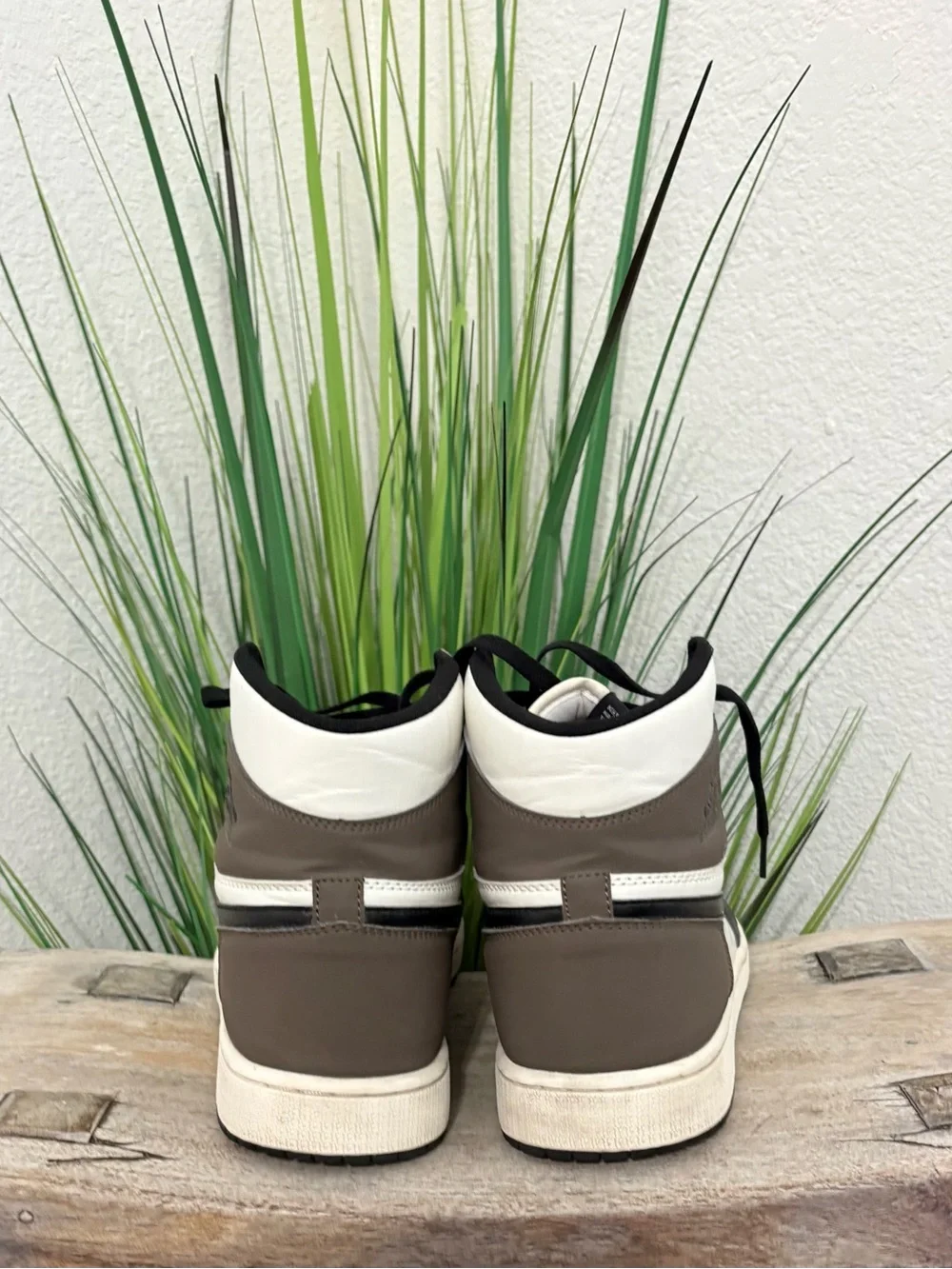 Air Jordan 1 Retro High Top OG Dark Mocha Sneakers